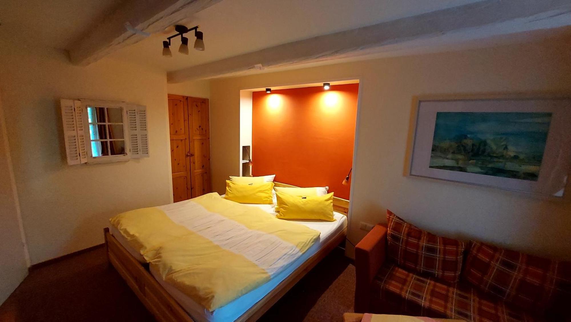 Hotel Garni & Oma'S Heuhotel 'Pension Zur Galerie' Barby エクステリア 写真